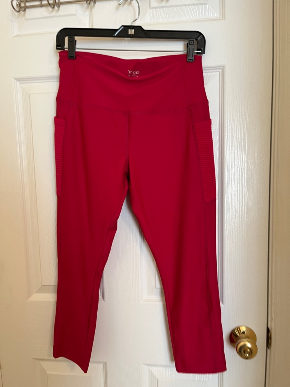 VOGO Athletica High-Waist Cropped Leggings in Bright Red with Side Pockets
